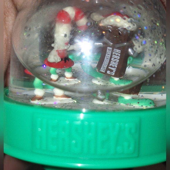2 Small Christmas Hershey Kisses Snow Globes - Picture 8 of 8